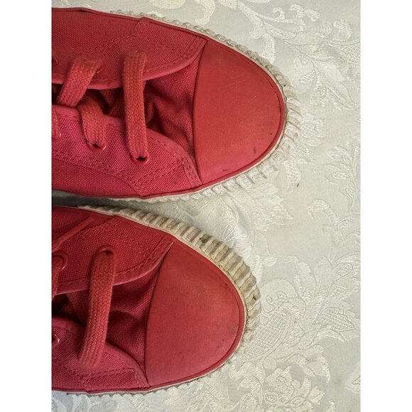 Athletic_Shoes
